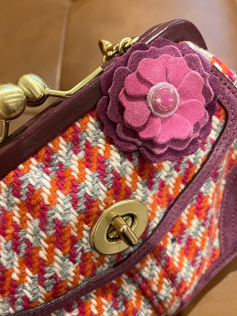 COACH Vintage Houndstooth Tweed & Suede Mini Kisslock Bag - Picture 9 of 14